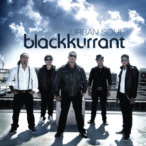 被学长抱进小树林c个爽男男视频
