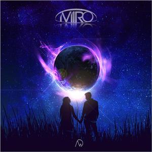 被学长抱进小树林c个爽男男视频
