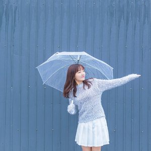 被学长抱进小树林c个爽男男视频
